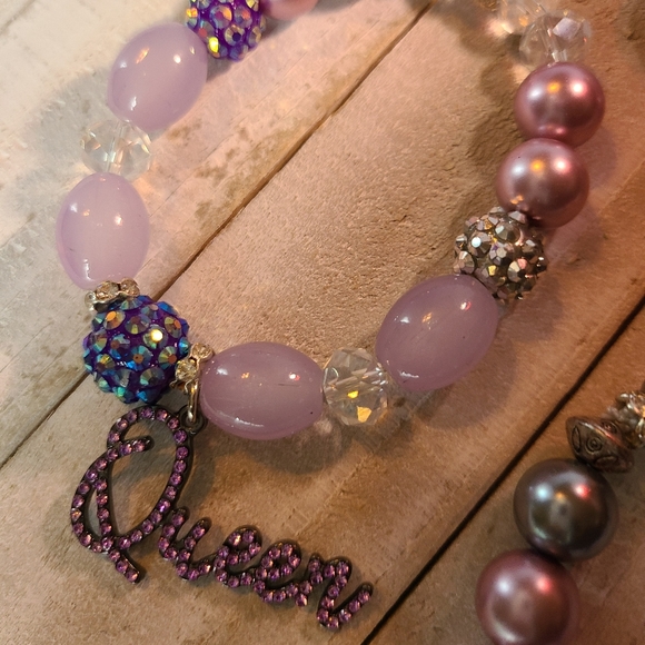 🤚SOLD Handmade Lilac Bracelet Glass Beads - Picture 9 of 13